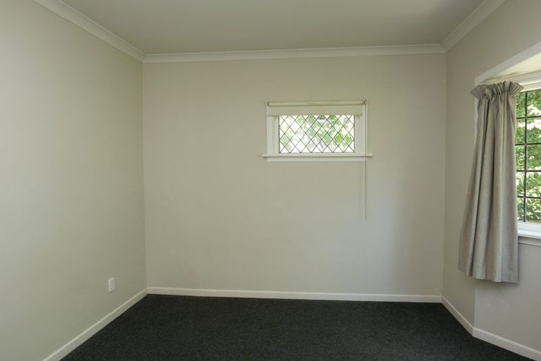 Photo of property in 5 Burrows Avenue, Karori, Wellington, 6012