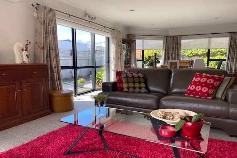 Photo of property in 23b Queenwood Road, Levin, 5510