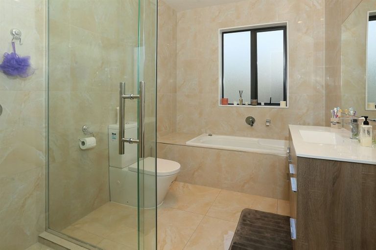 Photo of property in 10 Blewitt Court, Swanson, Auckland, 0614