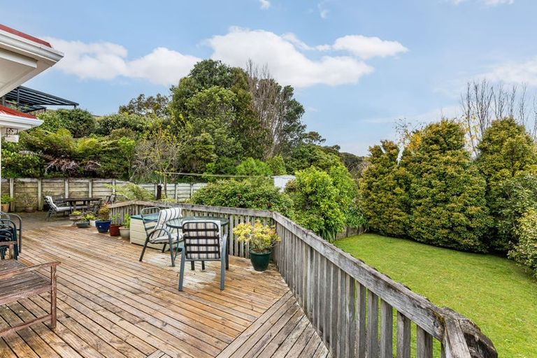 Photo of property in 21 Saunders Close, Whitby, Porirua, 5024