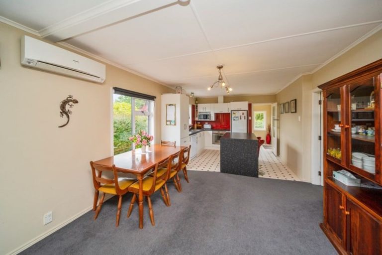 Photo of property in 15 Nikau Street, Inglewood, 4330