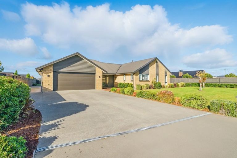 Photo of property in 18 Silver Peaks Drive, West Melton, 7618