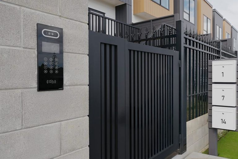 Photo of property in 42 Captain Scott Road, Glen Eden, Auckland, 0602