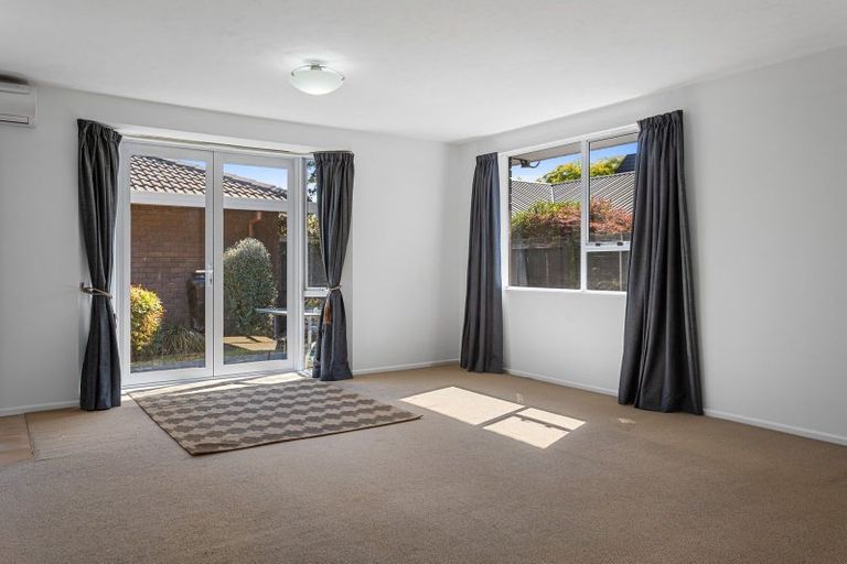 Photo of property in 2/68 Lowry Avenue, Redwood, Christchurch, 8051