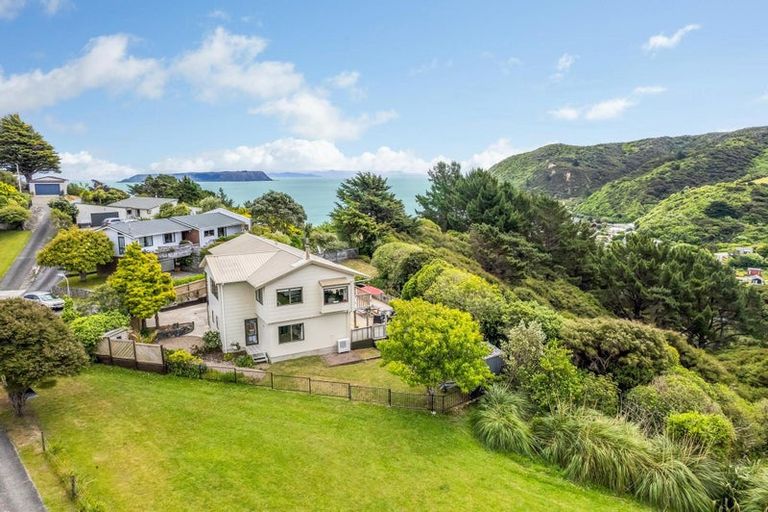 Photo of property in 76 Gordon Road, Plimmerton, Porirua, 5026