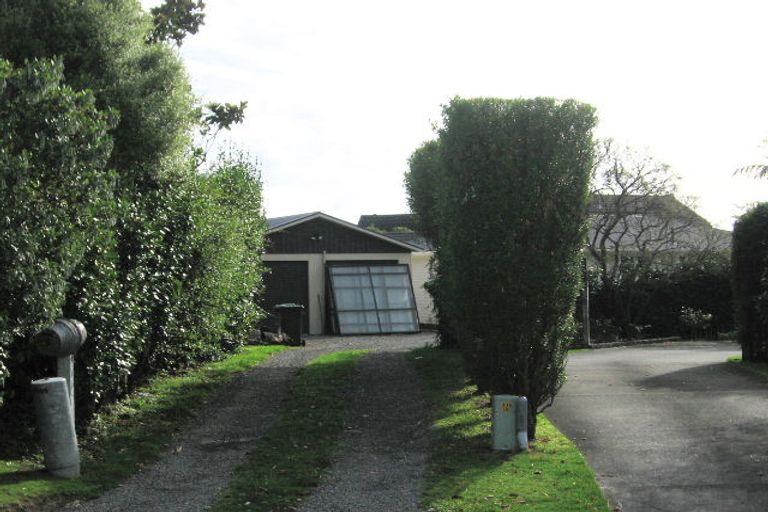 Photo of property in 8 Graham Grove, Waikanae, 5036