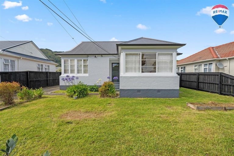 Photo of property in 22 Shearer Crescent, Naenae, Lower Hutt, 5011