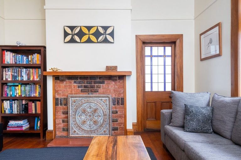 Photo of property in 39 Nelson Crescent, Napier South, Napier, 4110