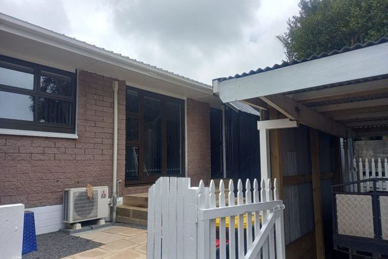 Photo of property in 2/72 Rosella Road, Mangere East, Auckland, 2024