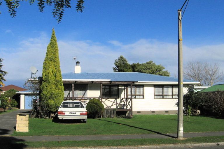 Photo of property in 4 Wyatt Avenue, Onekawa, Napier, 4110