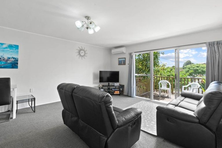 Photo of property in 1/20 Challen Close, Conifer Grove, Takanini, 2112