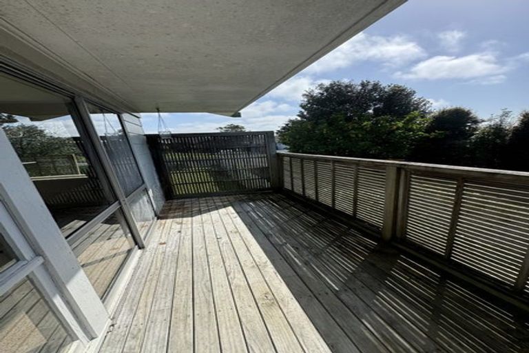 Photo of property in 55 Taioma Crescent, Te Atatu Peninsula, Auckland, 0610