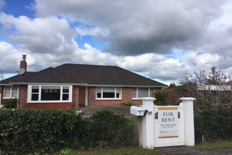 Photo of property in 17 School Road, Riverhead, 0820