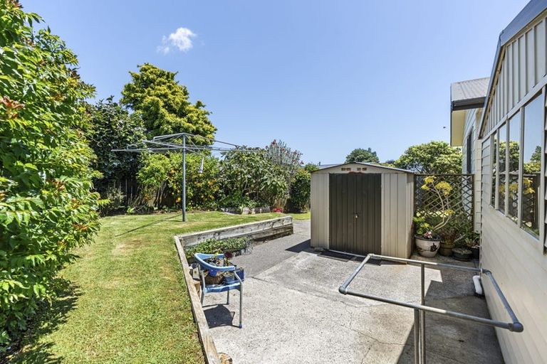 Photo of property in 11 Leon Place, Waitara, 4320