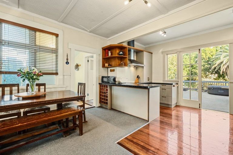 Photo of property in 64 Cutfield Road, New Plymouth, 4310