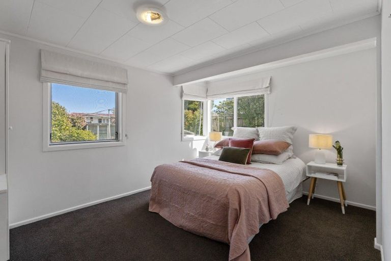 Photo of property in 21 Sunset Street, Hilltop, Taupo, 3330