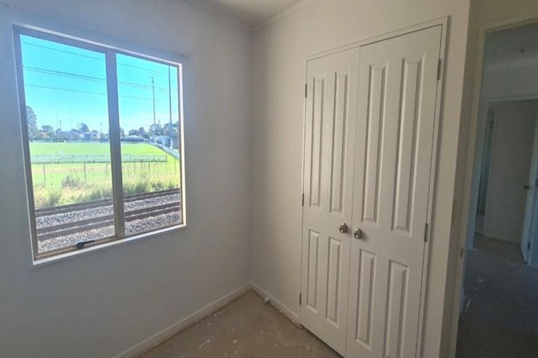 Photo of property in 19 Lockington Avenue, Henderson, Auckland, 0612