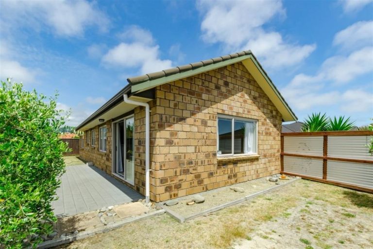 Photo of property in 16 Manhattan Court, Paraparaumu Beach, Paraparaumu, 5032