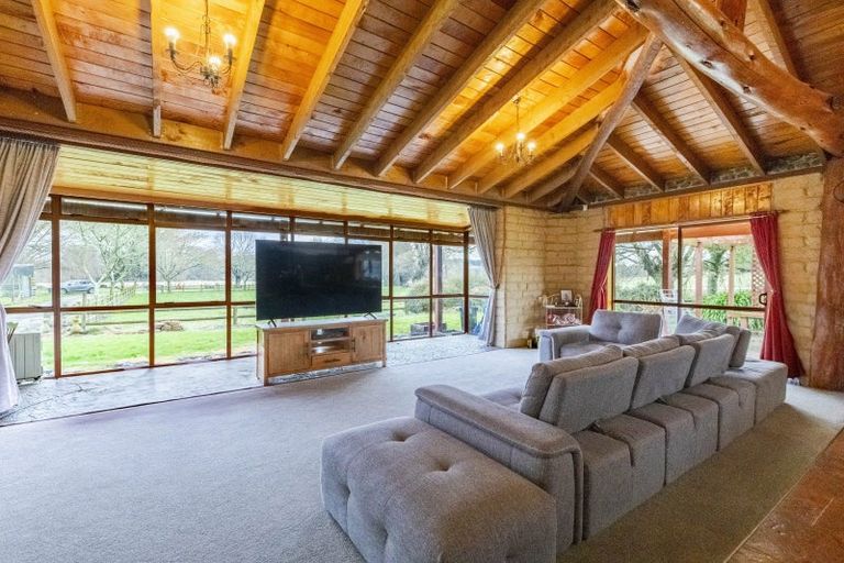 Photo of property in 872 Pourerere Road, Omakere, Waipawa, 4271