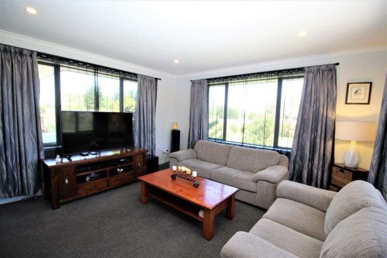 Photo of property in 8 Gordon Street, Woodville, 4920