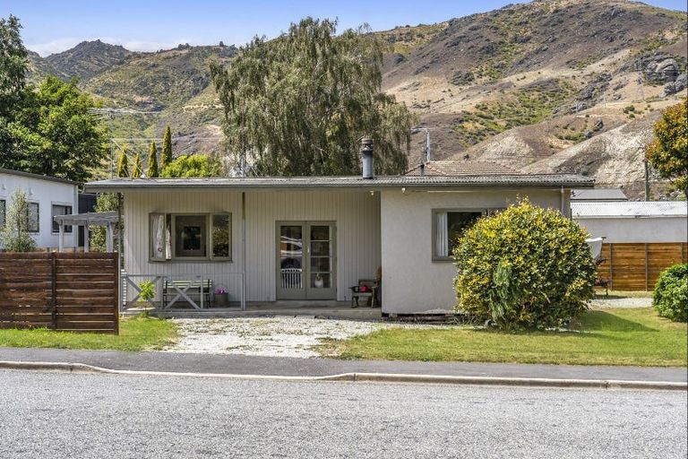 Photo of property in 27 Ortive Street, Cromwell, 9310