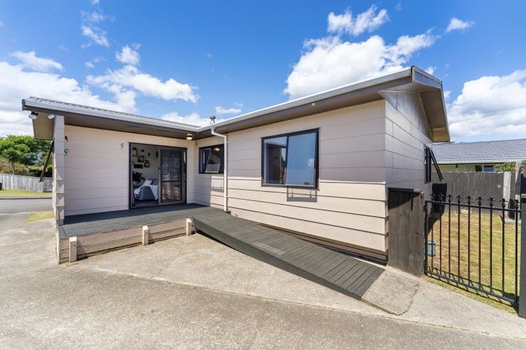 Photo of property in 23 Pukeko Street, Paraparaumu, 5032