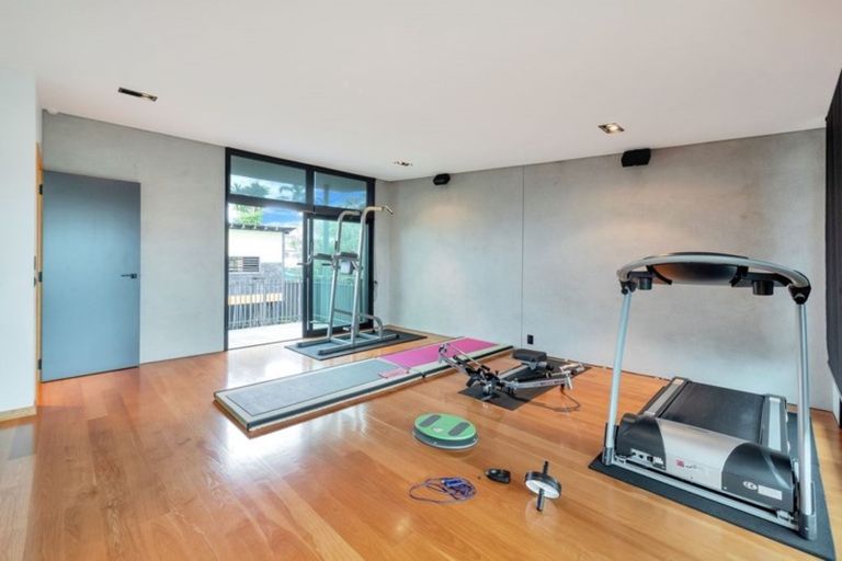 Photo of property in 51 Pacific Parade, Army Bay, Whangaparaoa, 0930