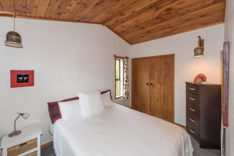 Photo of property in 3 Hebe Place, Birkenhead, Auckland, 0626