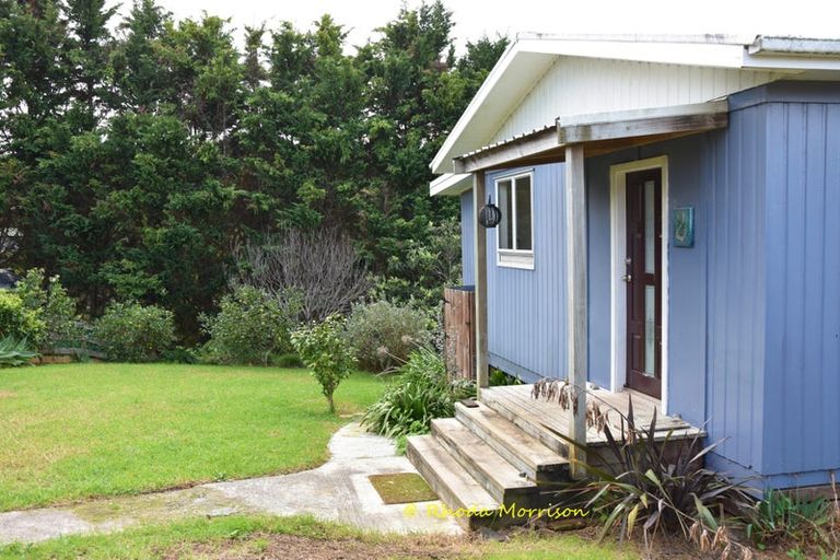 Photo of property in 8 Heaths Way, Pahi, Paparoa, 0571