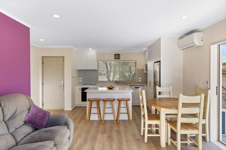 Photo of property in 2 Elwarth Way, Ranui, Auckland, 0612