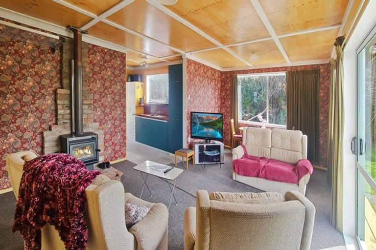 Photo of property in 1959 Parewanui Road, Parewanui, Bulls, 4894