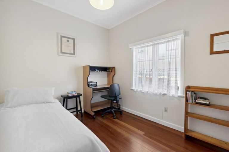 Photo of property in 1/5 Argyle Terrace, Milford, Auckland, 0620