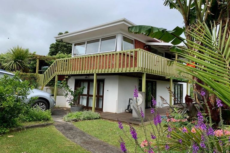 Photo of property in 61 Lorenzen Bay Road, Raglan, 3225