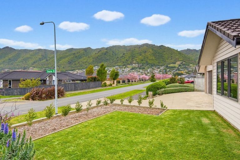 Photo of property in 35 Waipunahau Road, Waikanae, 5036