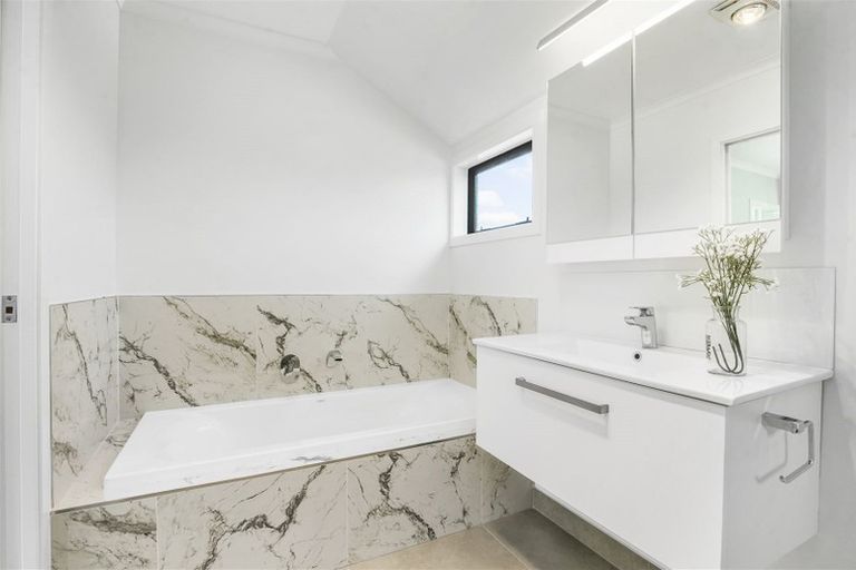 Photo of property in 18 Sheridan Street, Silverdale, Hamilton, 3216