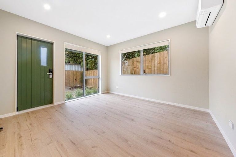 Photo of property in 47d Gossamer Drive, Pakuranga Heights, Auckland, 2010