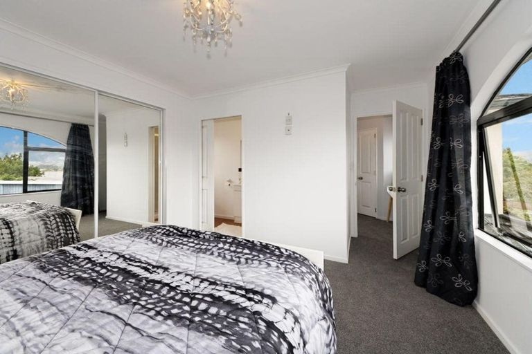 Photo of property in 147a View Road, Sunnyvale, Auckland, 0612