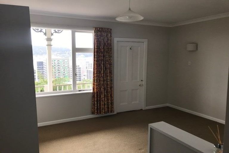 Photo of property in 235 The Terrace, Te Aro, Wellington, 6011