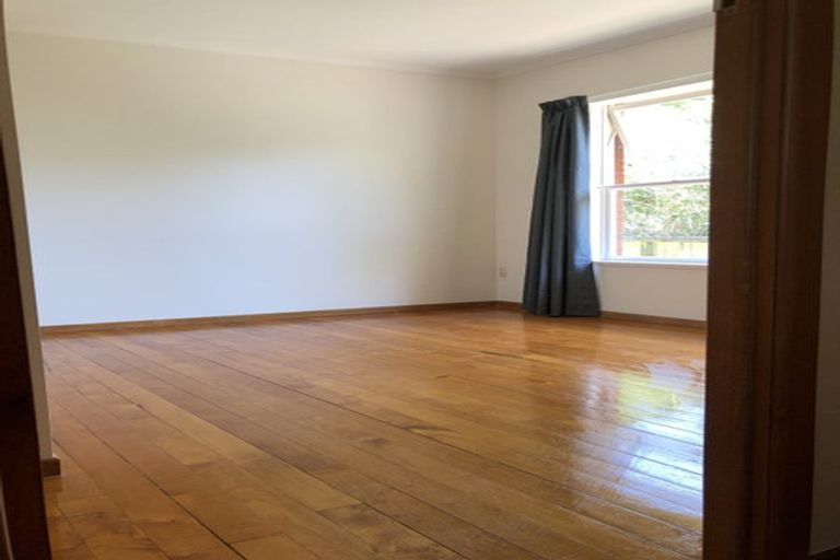 Photo of property in 2 Totara Grove, Hillcrest, Auckland, 0627