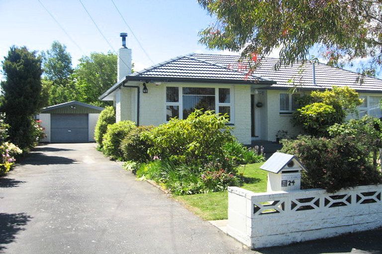 Photo of property in 24 Rossiter Avenue, Redwood, Christchurch, 8051