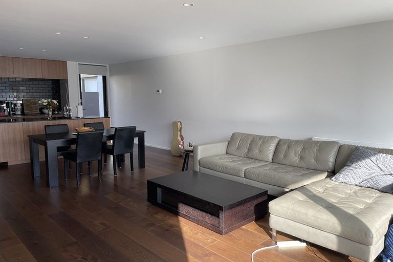 Photo of property in 79 Melbourne Road, Island Bay, Wellington, 6023