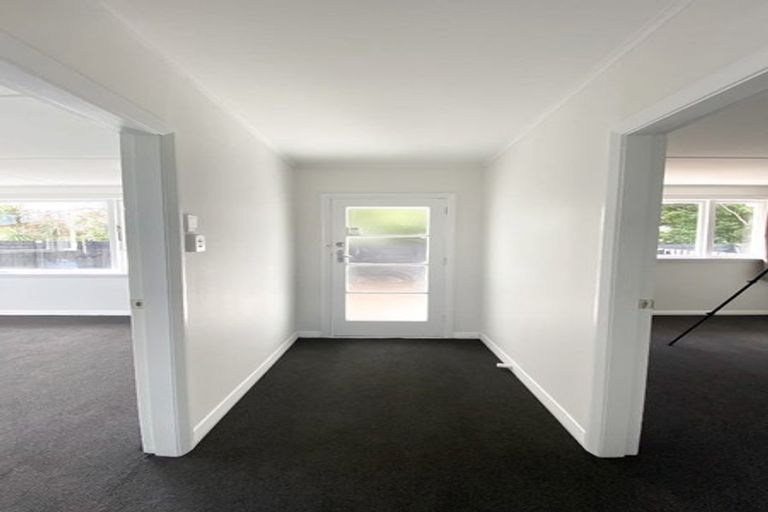 Photo of property in 2/61 Marshland Road, Shirley, Christchurch, 8061