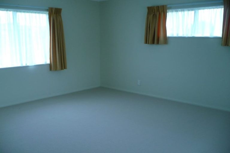 Photo of property in 16 Aufidius Place, Pukekohe, 2120