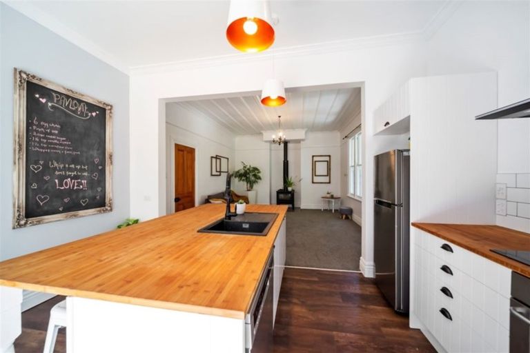 Photo of property in 17 Miranda Street, Stratford, 4332