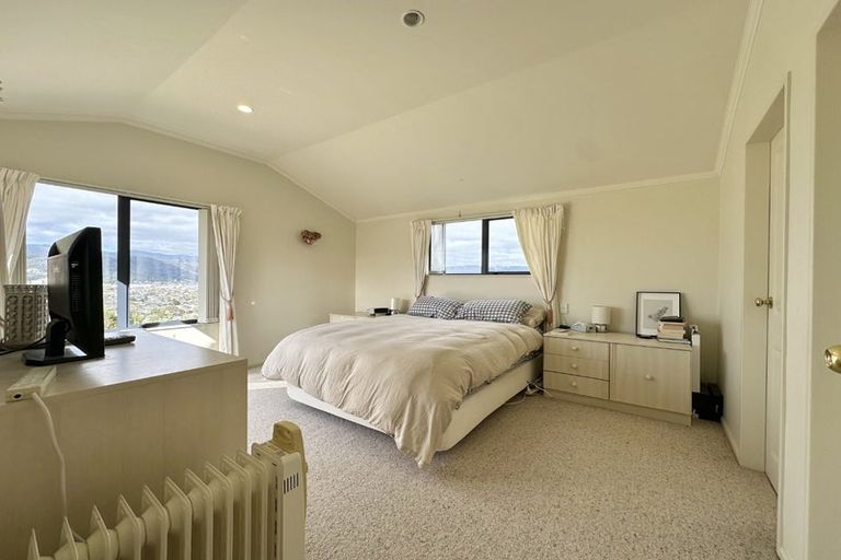 Photo of property in 5 Birkinshaw Grove, Riverstone Terraces, Upper Hutt, 5018