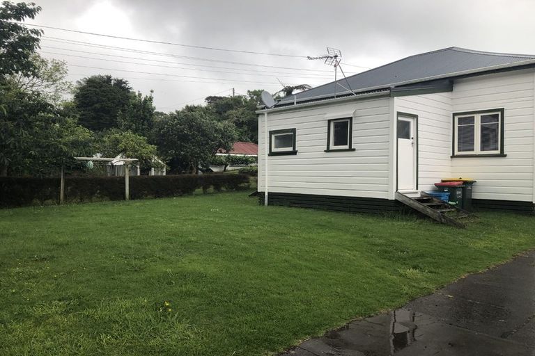 Photo of property in 43 Lorna Street, Lynmouth, New Plymouth, 4310