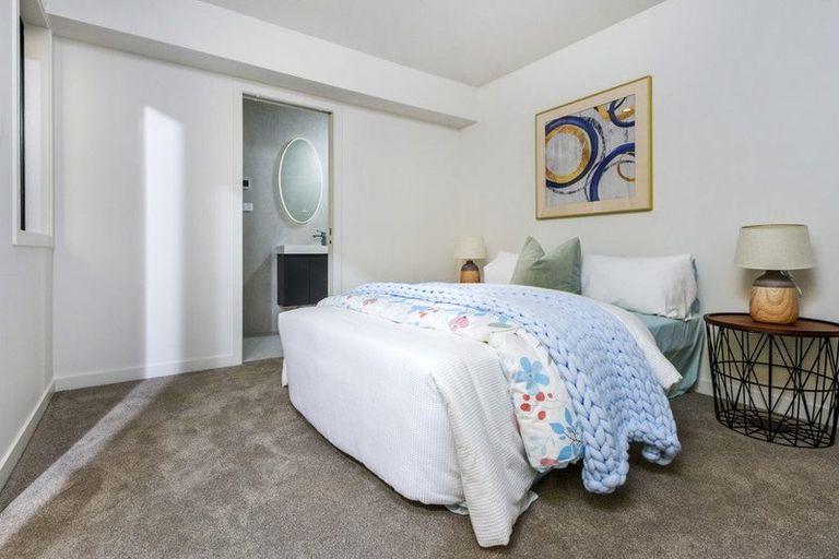 Photo of property in 591c East Coast Road, Browns Bay, Auckland, 0632