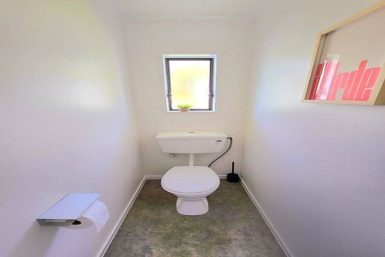 Photo of property in 18 Kahurangi Place, Snells Beach, 0920