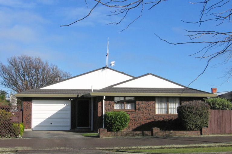 Photo of property in 6 Mcarthur Street, Terrace End, Palmerston North, 4410