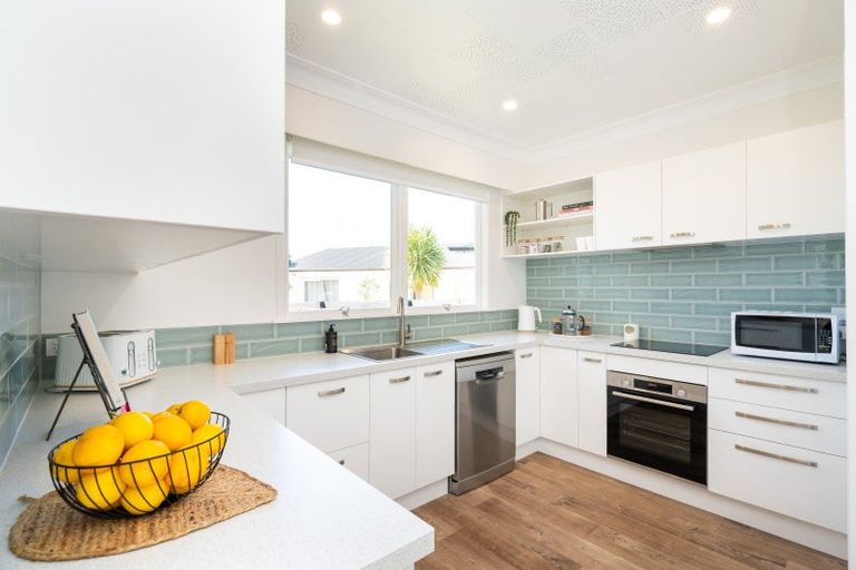 Photo of property in 12 Belmont Street, Havelock North, 4130